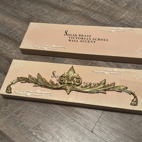 Solid Brass Victorian scroll wall accent - Picture 2 of 4